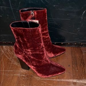 Brand new velvet zip boots